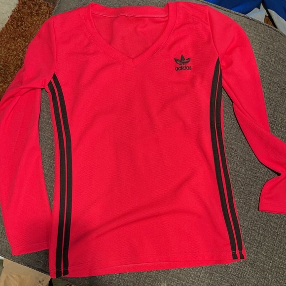 adidas Tops - So soft